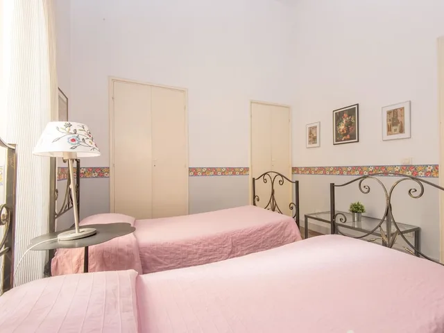شقة بسرير كوين وسريرين منفصلين بشرفة بغرفتي نوم، RSH Ara Pacis Terrace Apartment 4/10