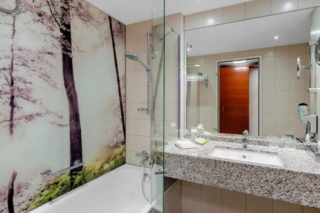 غرفة سوبيريور بسريرين منفصلين بإطلالة على الفناء، Courtyard by Marriott Zurich North 6/7