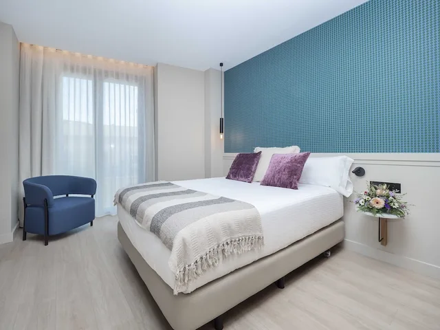 Room, Single, Queen Bed, ARCELON HOTEL 1/4