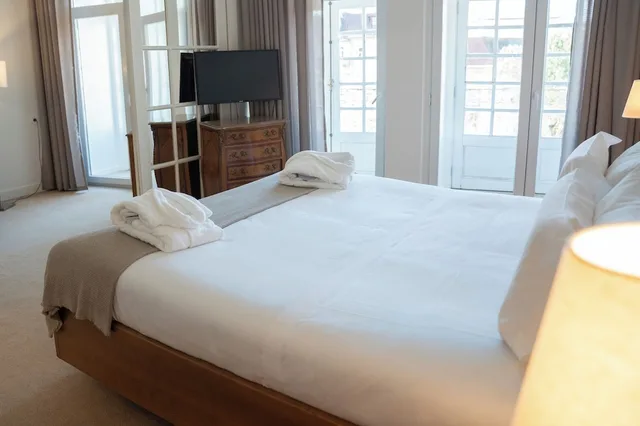 جناح بسرير مزدوج وسريرين منفصلين، Hotel Toural 7/9