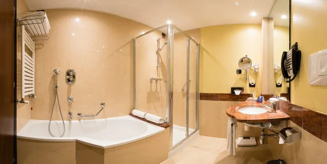 غرفة تنفيذية بسرير كينج، Crowne Plaza Milano Malpensa Airport 3/3