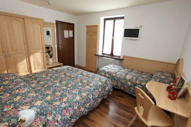 غرفة ثلاثية بسرير كوين وسرير فردي، GH Hotel Fratazza 2/4