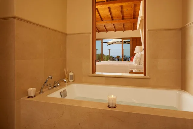 بنغل بسريرين كوين بإطلالة على الحديقة بشرفة، The Resort At Pelican Hill 2/2