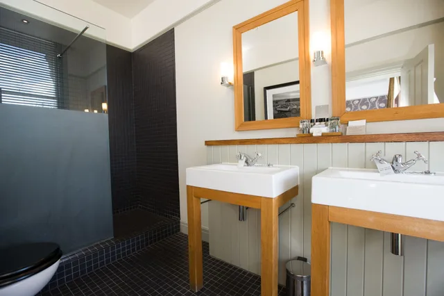 Junior Suite, King Bed, Hotel Du Vin & Bistro Cheltenham 2/5