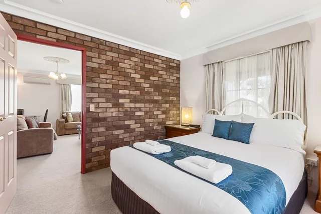 Spa, Cottage, 3 Beds, 2 Queen Beds, Bay View، Swansea Cottages & Motel Suites 3/8