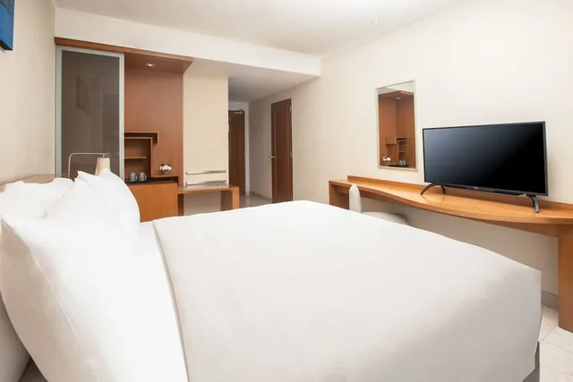 Superior, Queen Bed, Aryaduta Palembang 4/5