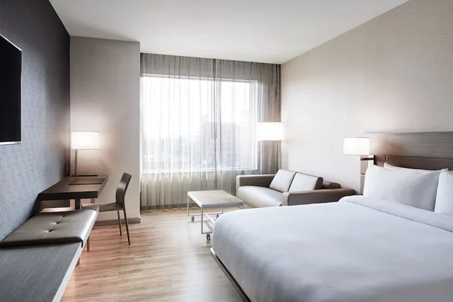 غرفة بسرير كينج لذوي الإعاقة، Ac Hotel By Marriott Oklahoma City Bricktown 1/4