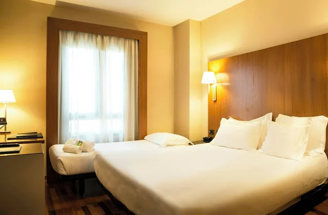 Classic, Triple, Futon Bed, Twin Beds, with Extra Bed, Sercotel Ab Arganda 2/6