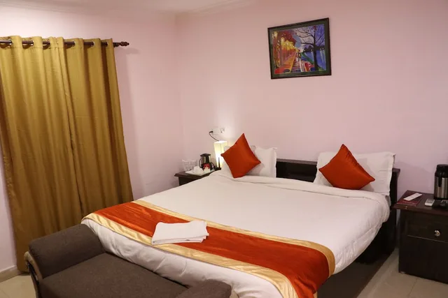 غرفة ديلوكس بسرير مزدوج، Hotel Sarweshwary 2/6