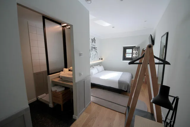 Standard, Double Bed, Hostel Complutum 8/8