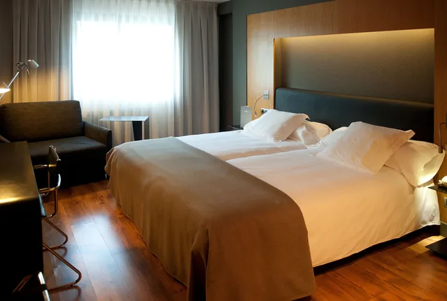 غرفة قياسية بسريرين منفصلين، Roc Blanc Hotel & Spa 2/4