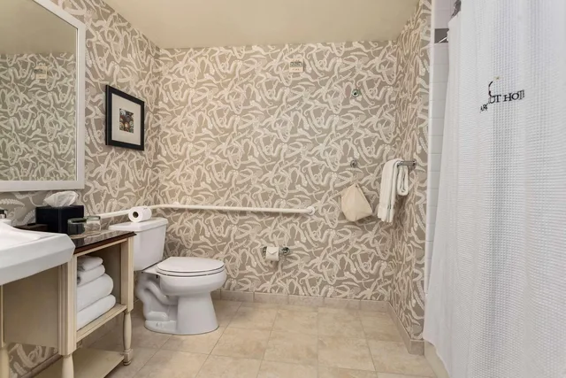 غرفة ديلوكس بسريرين كوين، Argonaut Hotel A Noble House Hotel 1/2