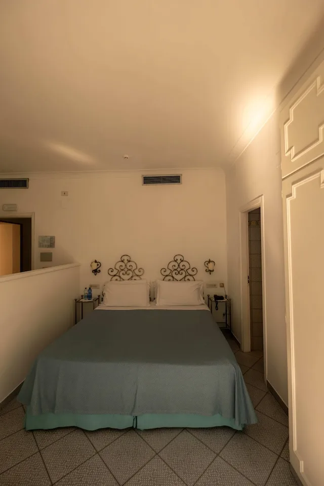 غرفة كلاسيكية بسرير كوين بإطلالة على الحديقة مع أريكة، Palatium Mari Hotel 7/10