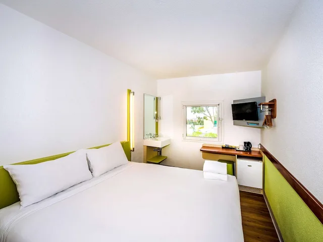 غرفة قياسية بسريرين منفصلين، Ibis Budget St Peters 2/6
