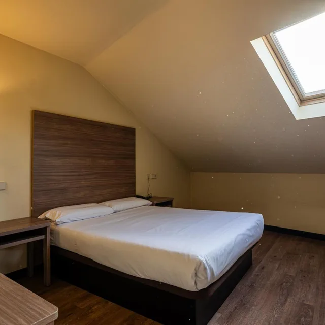 Upper, Double or Twin Bed, Attic، Centro Los Braseros 2/9