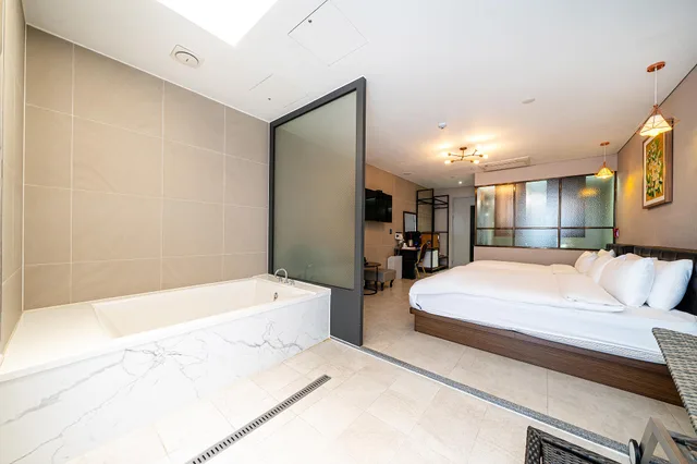 غرفة قياسية، REST HOTEL 1/2