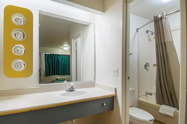 غرفة قياسية بسريرين مزدوجين لذوي الإعاقة، Motel6 Knoxville, TN - North 10/10