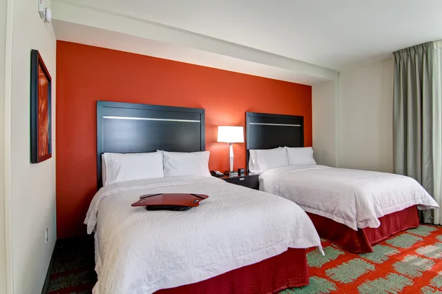 جناح استوديو بسريرين كوين مع أريكة، Hampton Inn Suites Cincinnati Downtown 1/4