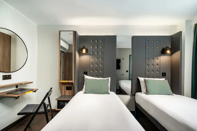 غرفة مريحة بسريرين منفصلين، Point A Hotel London Canary Wharf 5/7