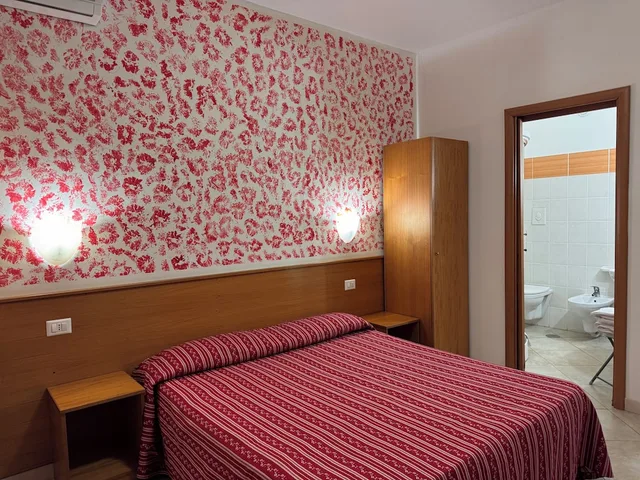 غرفة قياسية بسرير مزدوج، Luigiane B&B 2/7