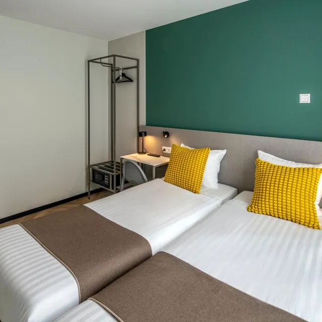 غرفة كبيرة بسريرين منفصلين، Hotel Fogo Amsterdam 2/8