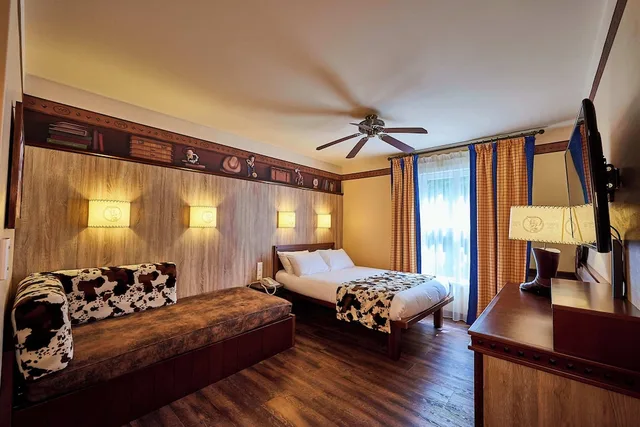Standard, 2 Double Beds, Near the View، Disney S Hotel Cheyenne 1/2