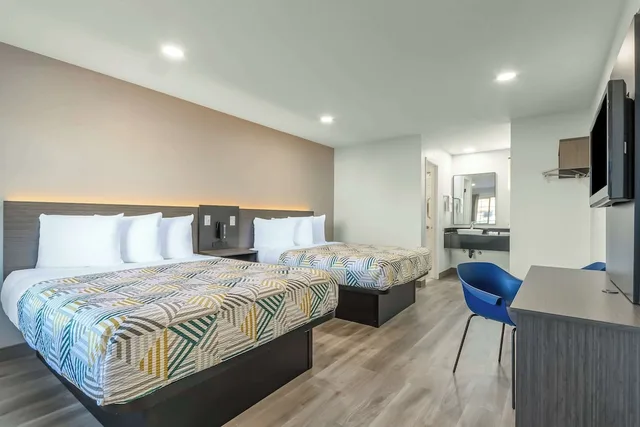 Standard, 2 Queen Beds, Smoking, Motel6 Willows, CA 3/9