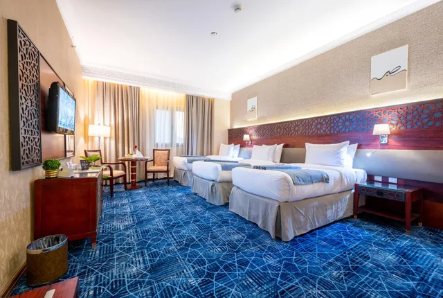 غرفة قياسية ثلاثية، فندق المدينة هارموني(Shaza Regency Plaza Madinah) 1/7