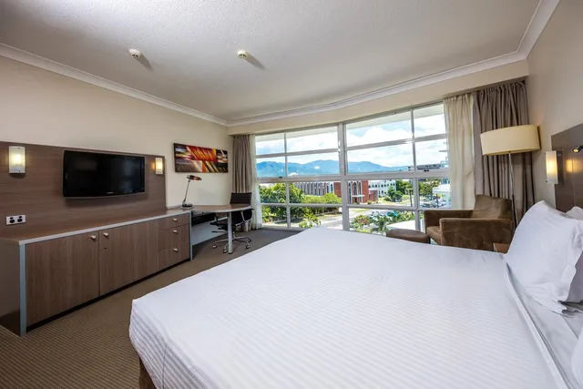 غرفة بسرير مزدوج أو سريرين منفصلين، DoubleTree by Hilton Hotel Cairns 1/1