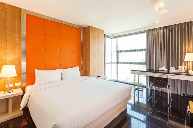 Deluxe, King Bed, Ibis Styles Chiang Mai 1/6