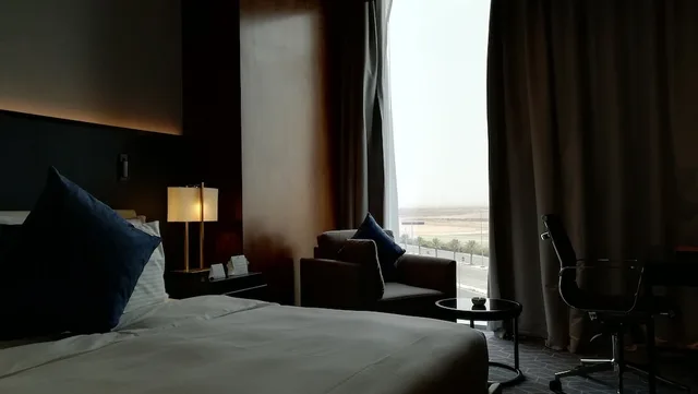 Superior, Queen Bed, Millennium Madinah Airport 3/6