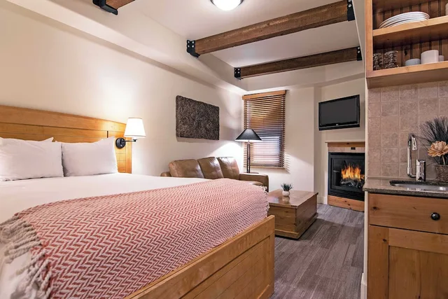غرفة قياسية بسرير كوين مع أريكة، Newpark Resort & Hotel 2/7