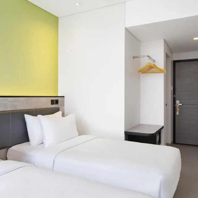 غرفة قياسية بسريرين منفصلين، Amaris Hotel Tasikmalaya 1/8