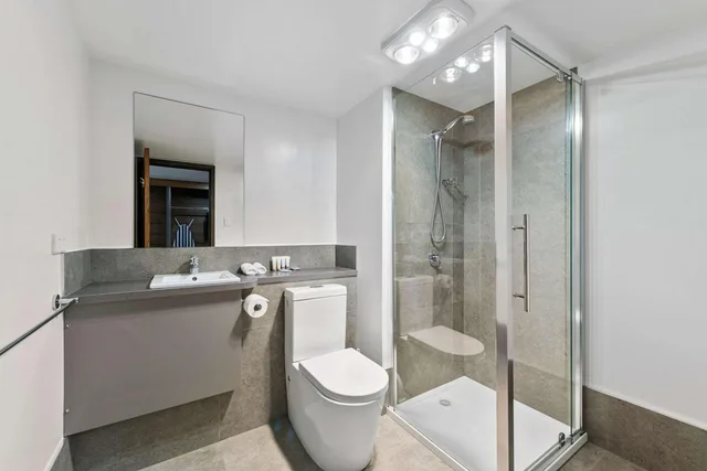 Superior, Queen Bed, Town View، Bayside Inn 2/2