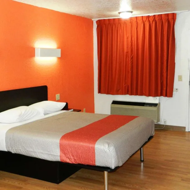 غرفة بسرير كوين لغير المدخنين، Motel6 Oklahoma City, OK - Airport East 1/10