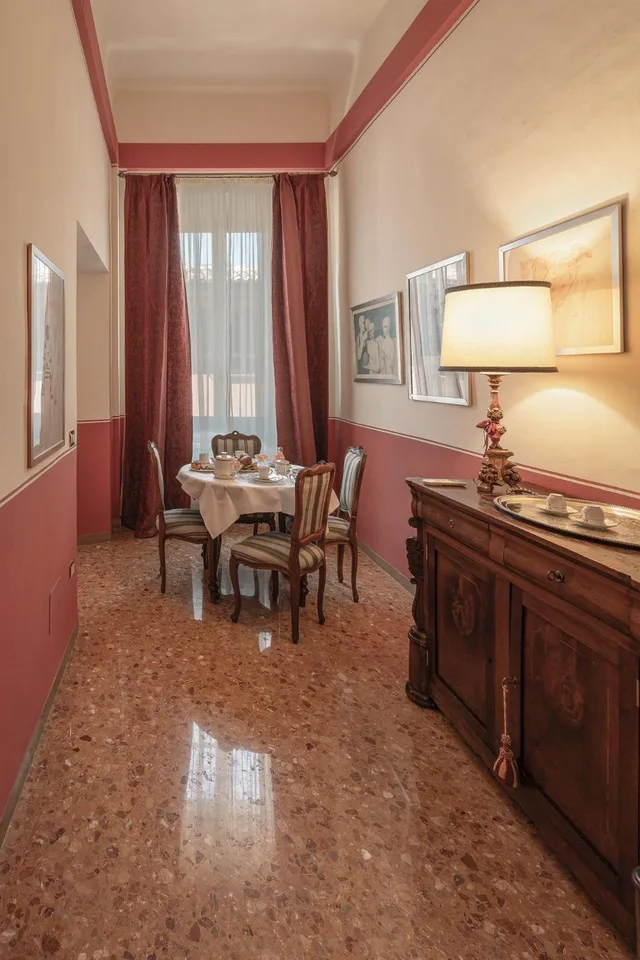 جناح بسرير كينج، Palazzo Rotati 4/6