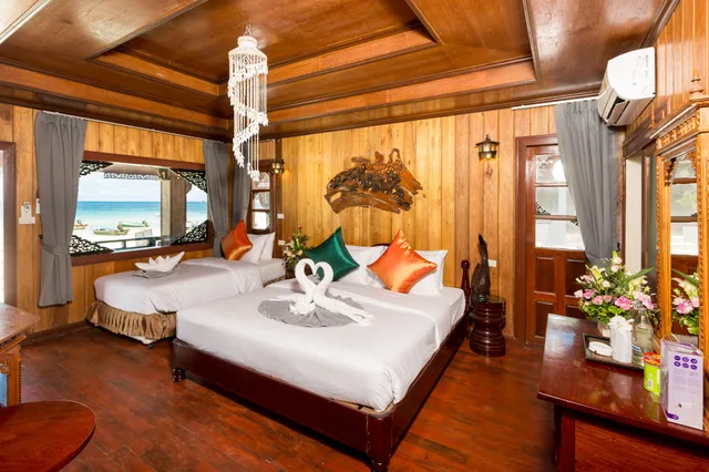 Thai, Villa, House, 1 Queen and 1 Single Bed, Beach Front، Sunrise Resort Koh Phangan 1/2