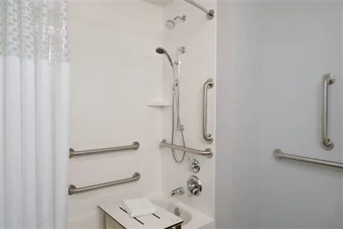 غرفة بسريرين كوين بحوض استحمام لذوي الإعاقة، Hampton Inn Kanab 2/2