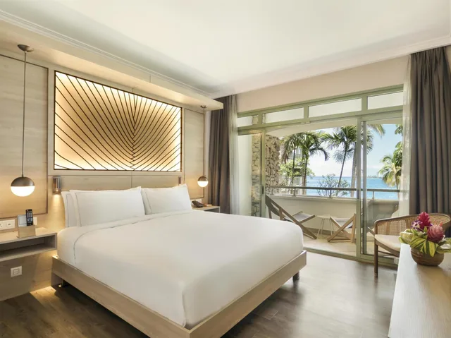 Residence, Suite, King Bed, Sofa, Kitchenette، Hilton Hotel Tahiti 2/8