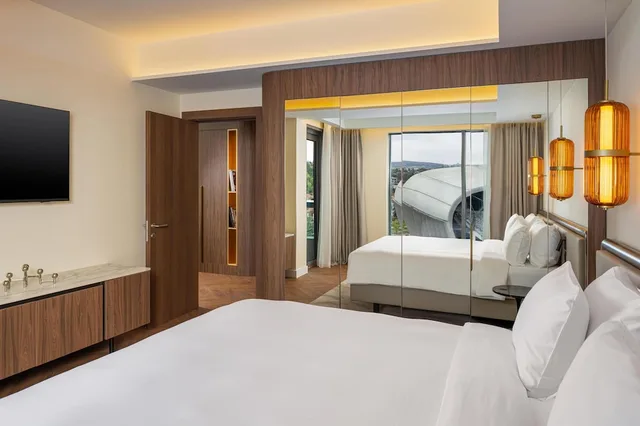 جناح بشرفة بغرفة نوم واحدة، Radisson Blu Hotel Cluj 1/3