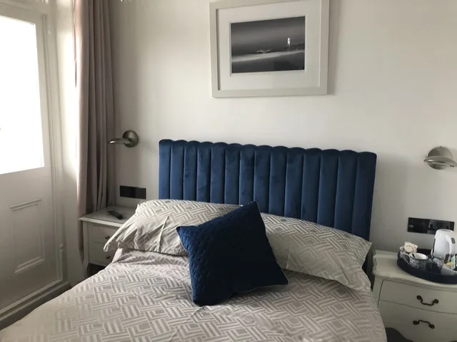 غرفة ديلوكس بسرير مزدوج بإطلالة على البحر بشرفة، Lazy Waves Boutique B&B 3/4