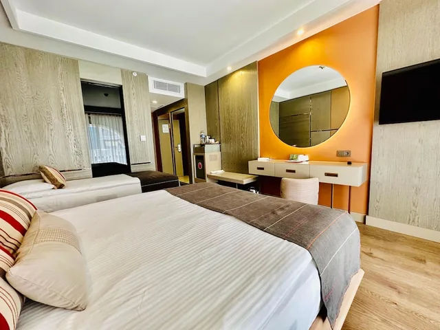 غرفة قياسية بسرير مزدوج وسرير فردي بإطلالة جزئية على البحر، Kirman Arycanda Premium 2/10