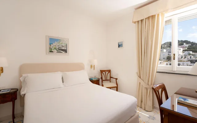 غرفة أساسية بسرير مزدوج أو سريرين منفصلين، Hotel Syrene Capri 2/6