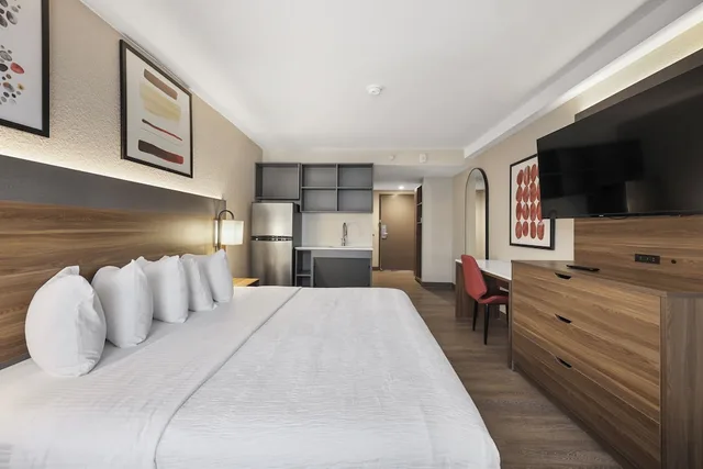 Suite, King Bed, Accessible, Hawthorn Extended Stay by Wyndham Nashville Airport/Opryland 1/7
