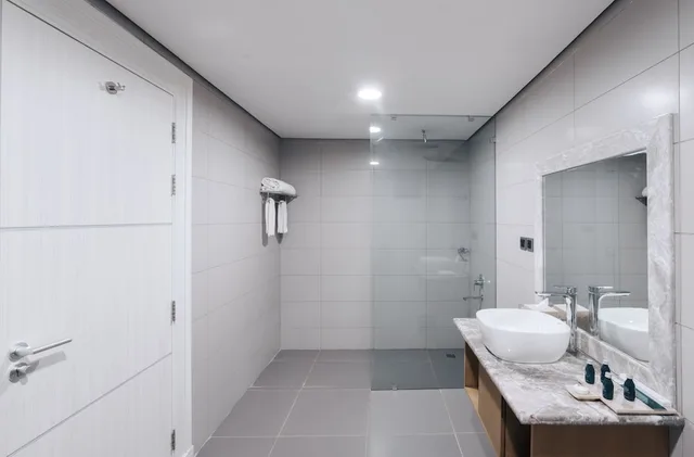 جناح عائلي بسرير كينج وسريرين منفصلين بغرفتي نوم، فندق جولانار(Gulanar Hotel) 4/4