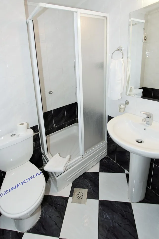 غرفة ثلاثية بثلاثة أسرّة، Hotel Rex Belgrade 3/4