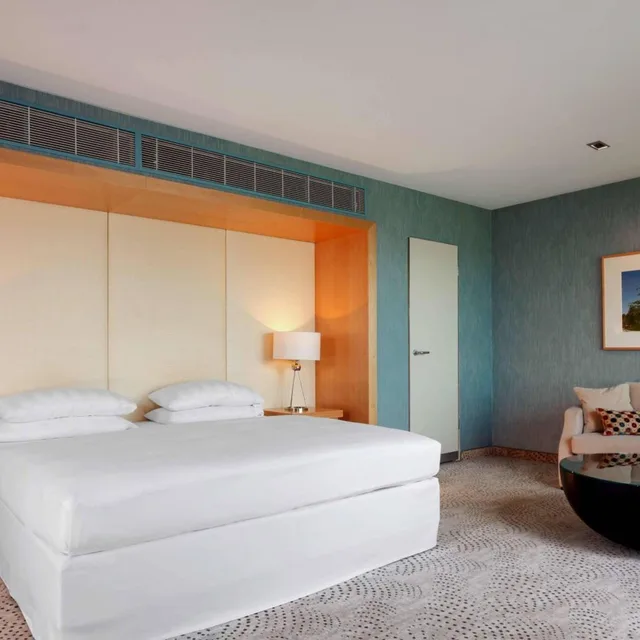 جناح غراند بسرير كينج بشرفة، SHERATON BERLIN GRAND HOTEL ESPLANADE 1/5