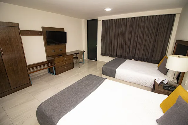 غرفة رباعية بسريرين مزدوجين، HOTEL HACIENDA MAZATLAN 10/10