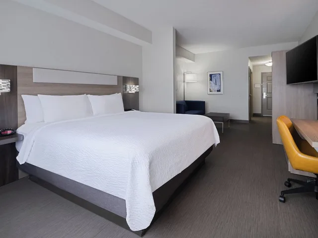غرفة قياسية بسرير كينج، Holiday Inn Express Hotel And Suites Lakeland North I 4 3/5