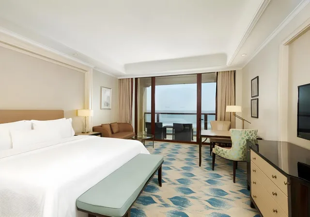 جناح رئاسي بسرير كينج بإطلالة على البحر بشرفة بغرفة نوم واحدة، The Westin Zhujiajian Resort Zhoushan 1/3